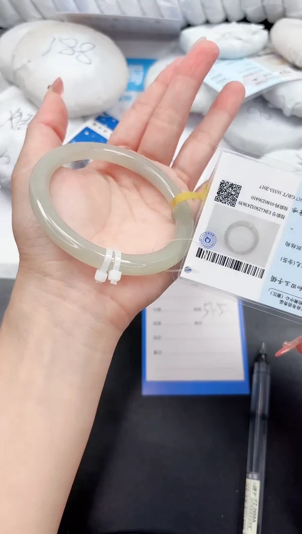 和田玉手镯未镶嵌95-57.5QS3YT