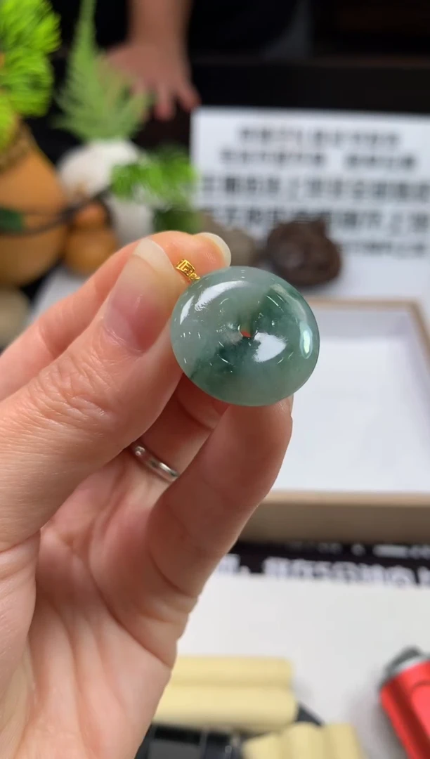 颈饰18K金镶嵌翡翠柯*玲---112476