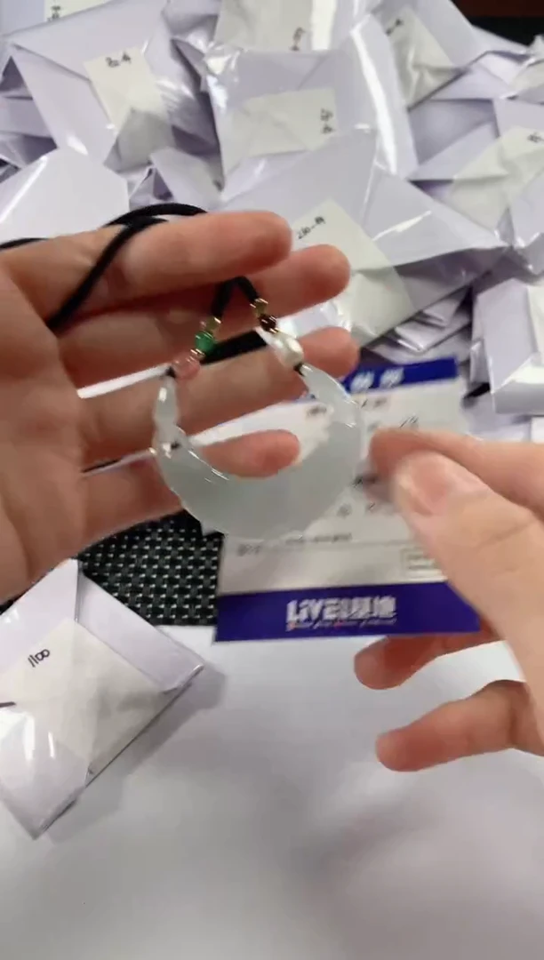 【闪购商品】翡翠颈饰未镶嵌11111111