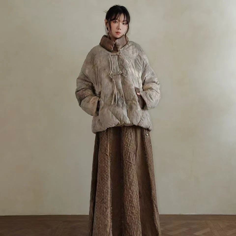 NatureDye 【美侖美奂】YT562733原创设计剪花盘扣白鹅绒立领棉服