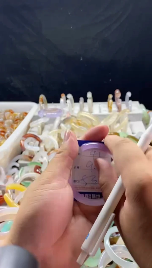 手镯玛瑙/玉髓未镶嵌41