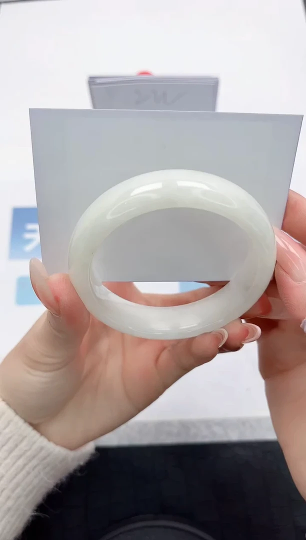 【闪购商品】和田玉手镯未镶嵌G239-54.1