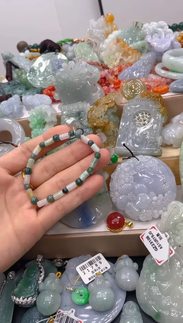 未镶嵌挂件翡翠001