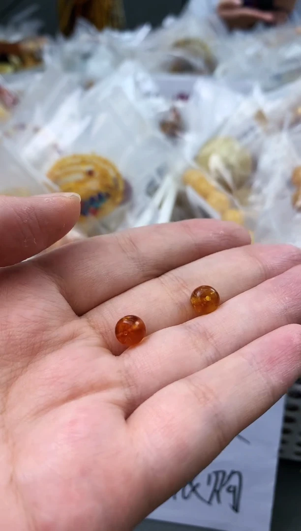 未镶嵌琥珀珠宝奇石1