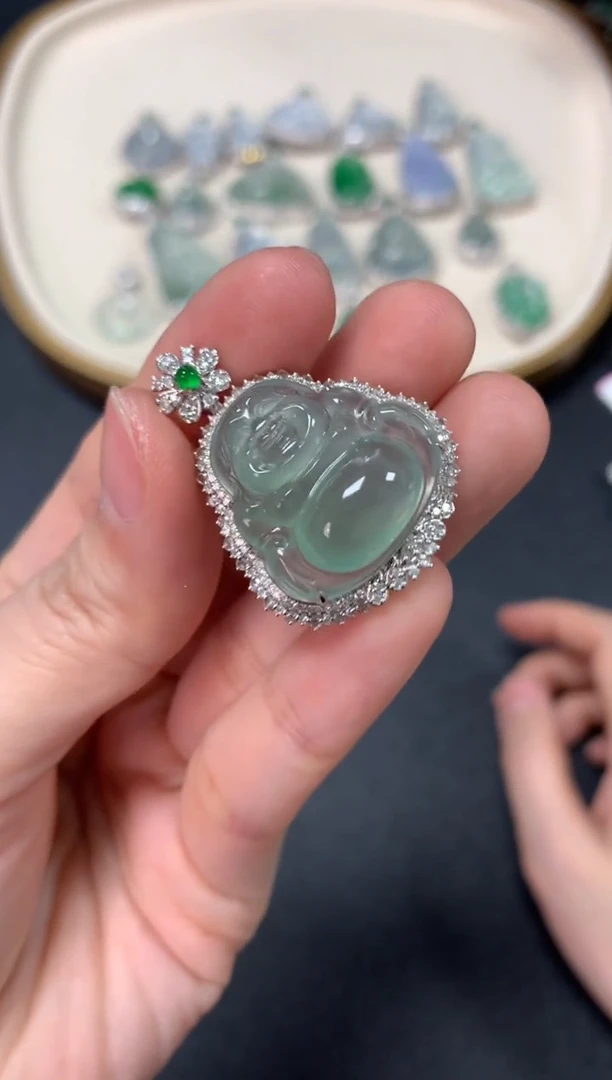 【闪购商品】翡翠吊坠(不含链)18K金镶嵌29800