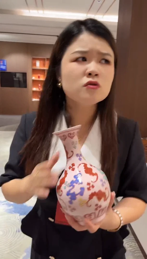 摆件景德镇陶瓷50件稀土赏瓶