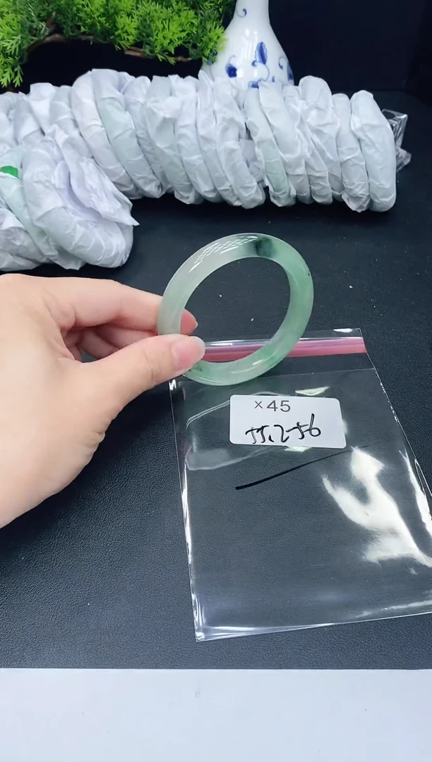 未镶嵌手镯翡翠45