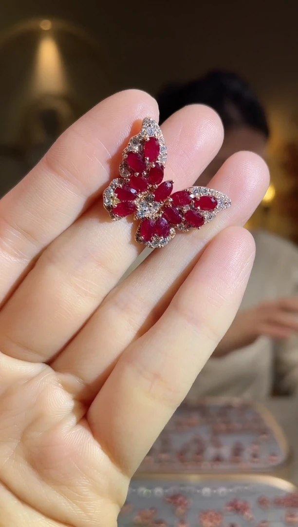 银S925镶嵌手饰红宝石手饰