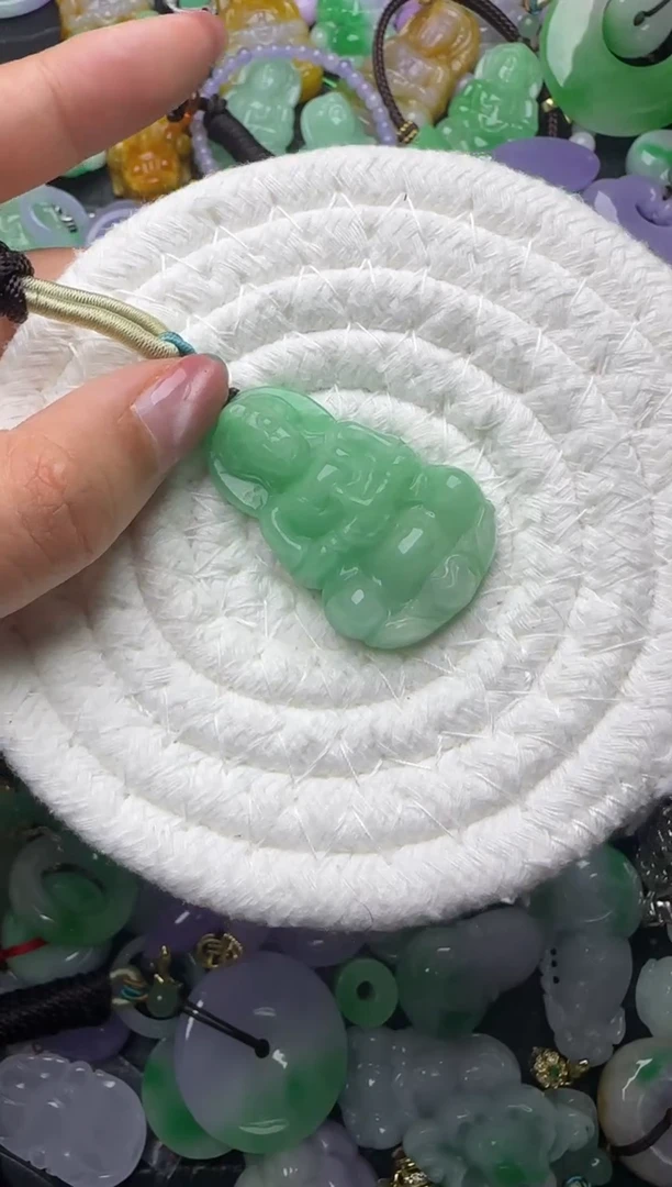 颈饰未镶嵌翡翠缅甸翡翠吊坠
