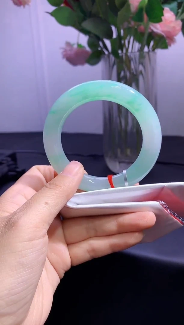 未镶嵌手镯翡翠翡翠手镯圈口55.7-t138手镯定价2万卖价13.5万