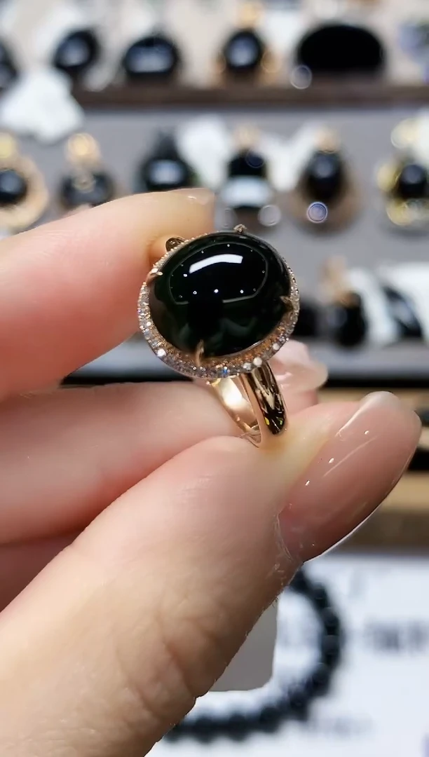 18K金镶嵌戒指翡翠MN