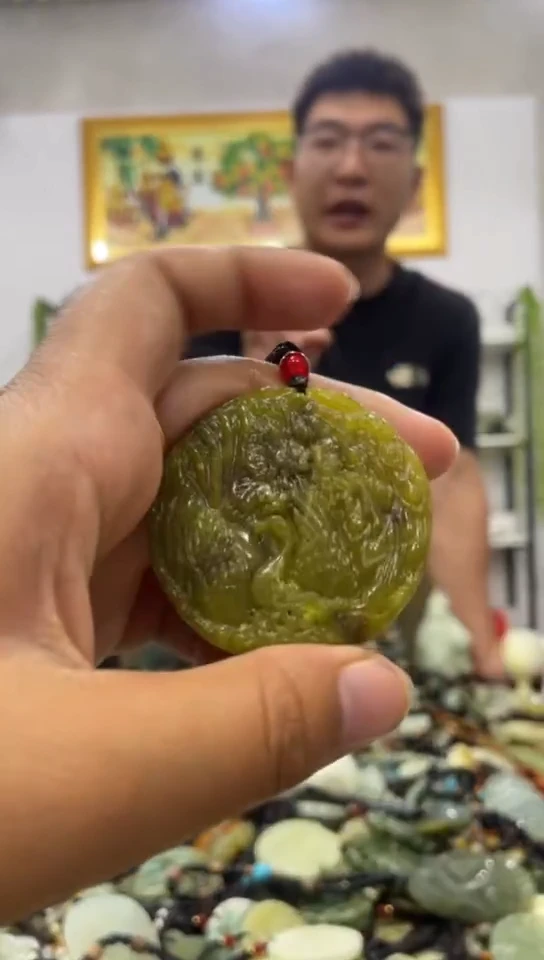 未镶嵌岫玉吊坠