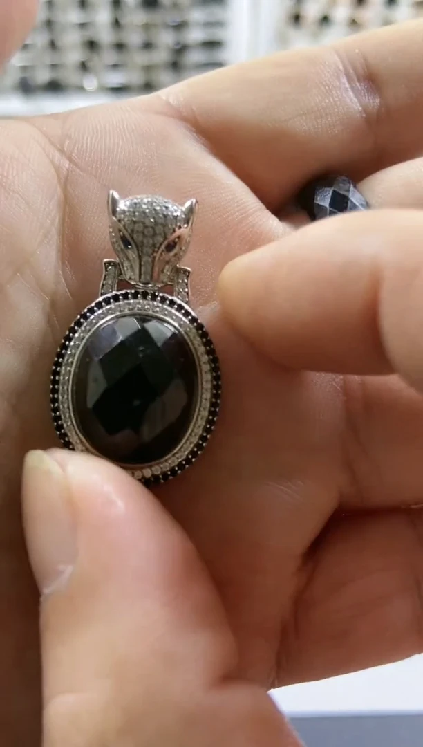 吊坠(赠链)银S925镶嵌翡翠豹子头