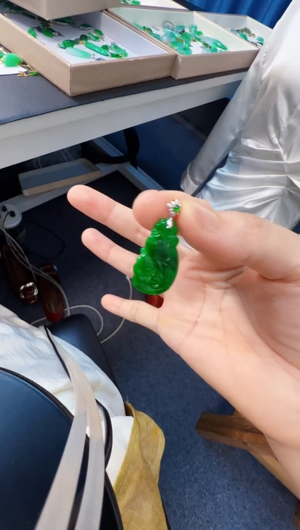 翡翠18K金镶嵌吊坠(不含链)1980