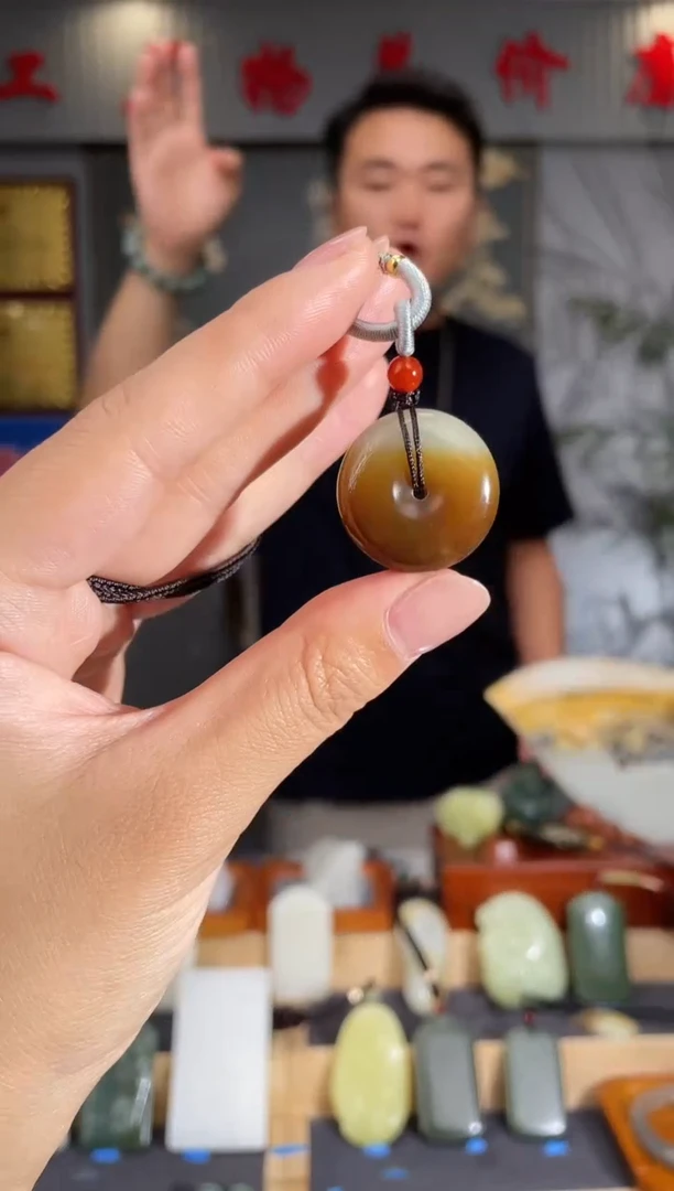 和田玉未镶嵌颈饰1