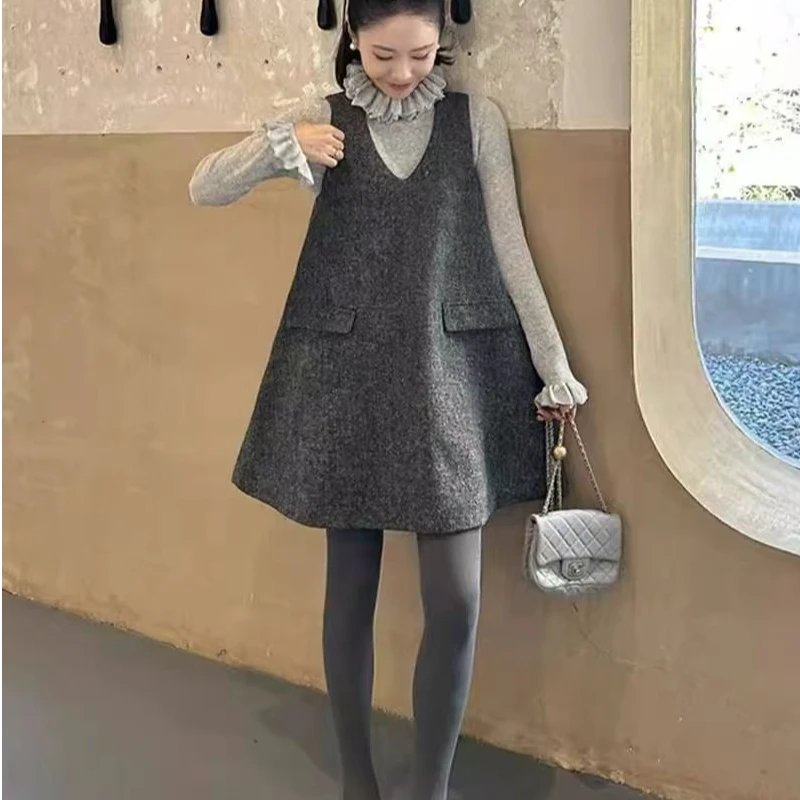 减龄秋冬灰色毛呢背心裙2025女气质洋气网红爆款背带裙简约通勤风