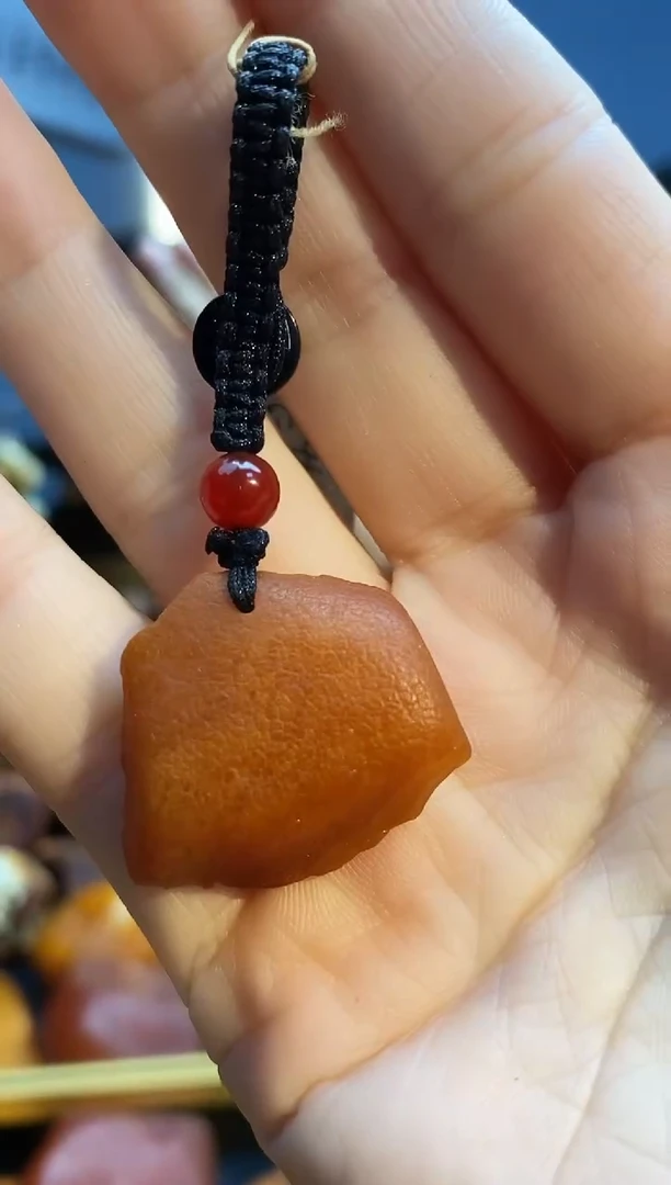 琥珀颈饰未镶嵌挂件
