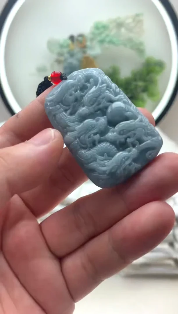 颈饰未镶嵌翡翠九龙牌有纹