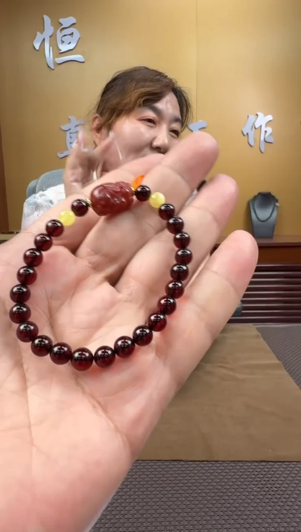 未镶嵌颈饰琥珀手串6-7（多样性，发一­）