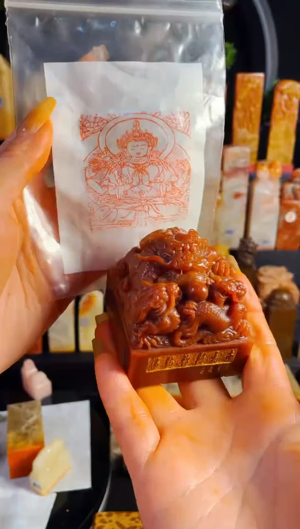 【闪购商品】浙江红石印石手工篆刻《佛造像》