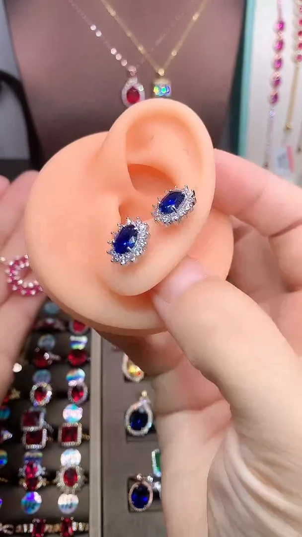 【闪购商品】蓝宝石耳饰银S925镶嵌银色6.8