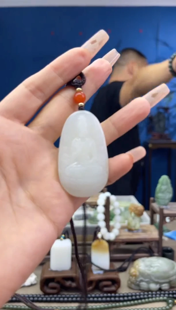 和田玉未镶嵌颈饰1