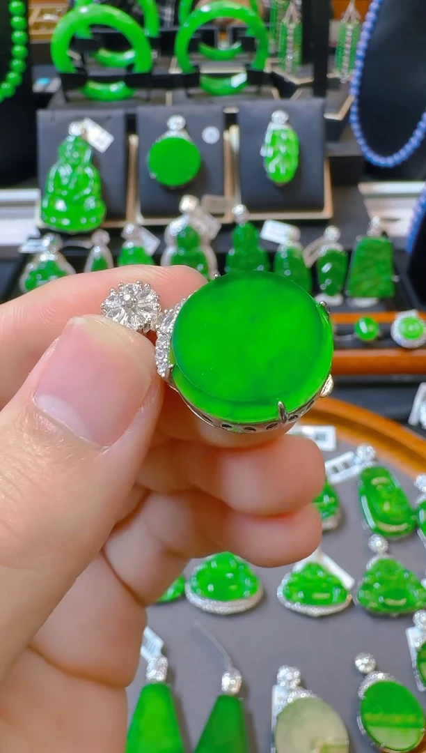 吊坠(赠链)未镶嵌翡翠天然A货翡翠