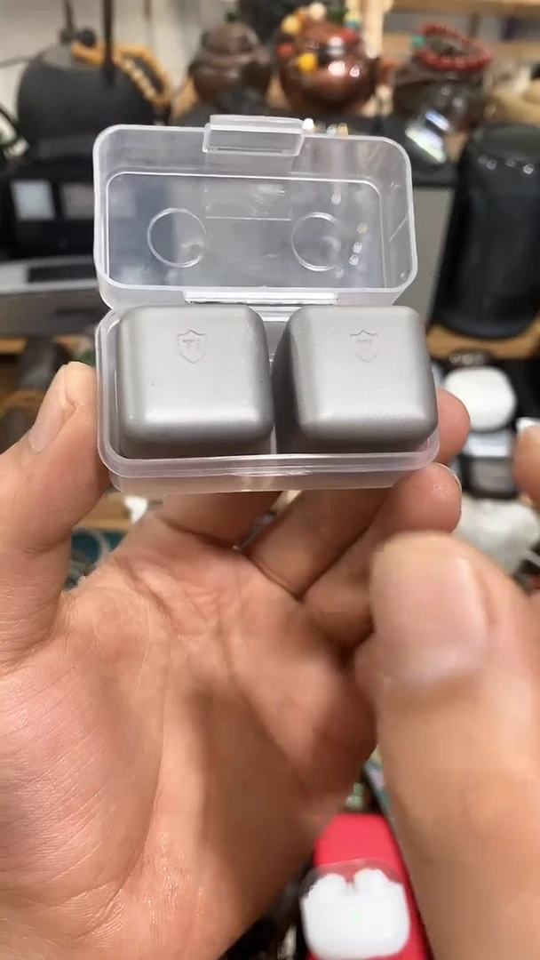 瓷片闪购商品  如图所示