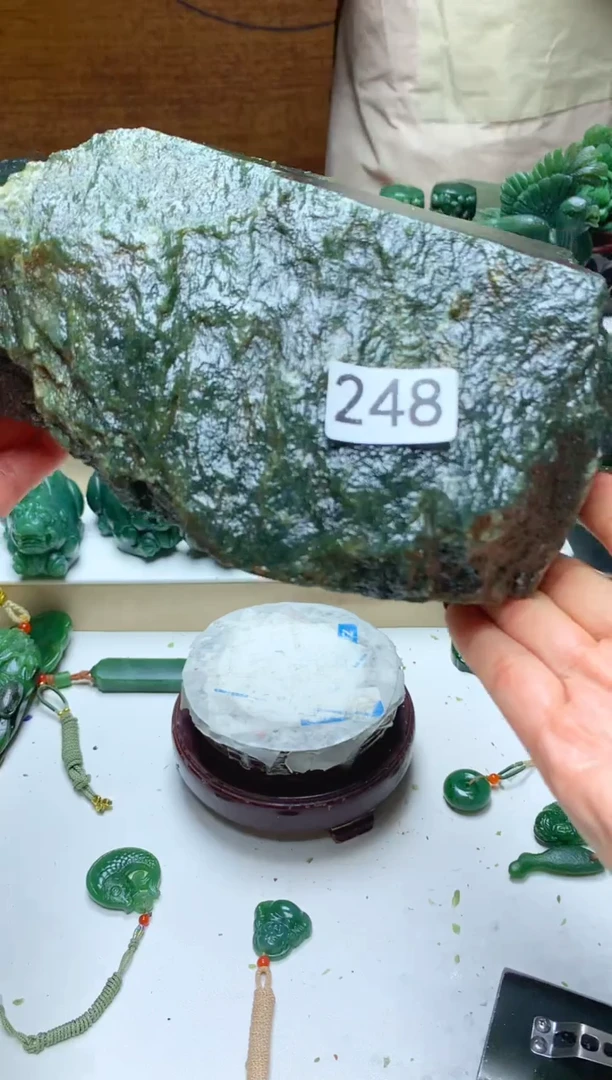 未镶嵌和田玉摆件1