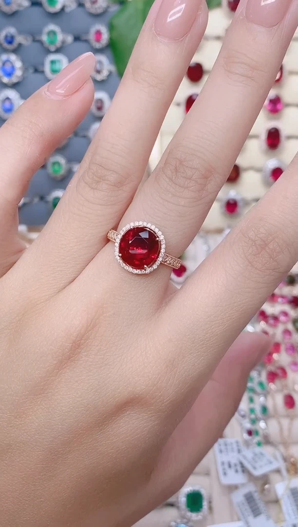 18K金镶嵌碧玺戒指碧玺4.2CT