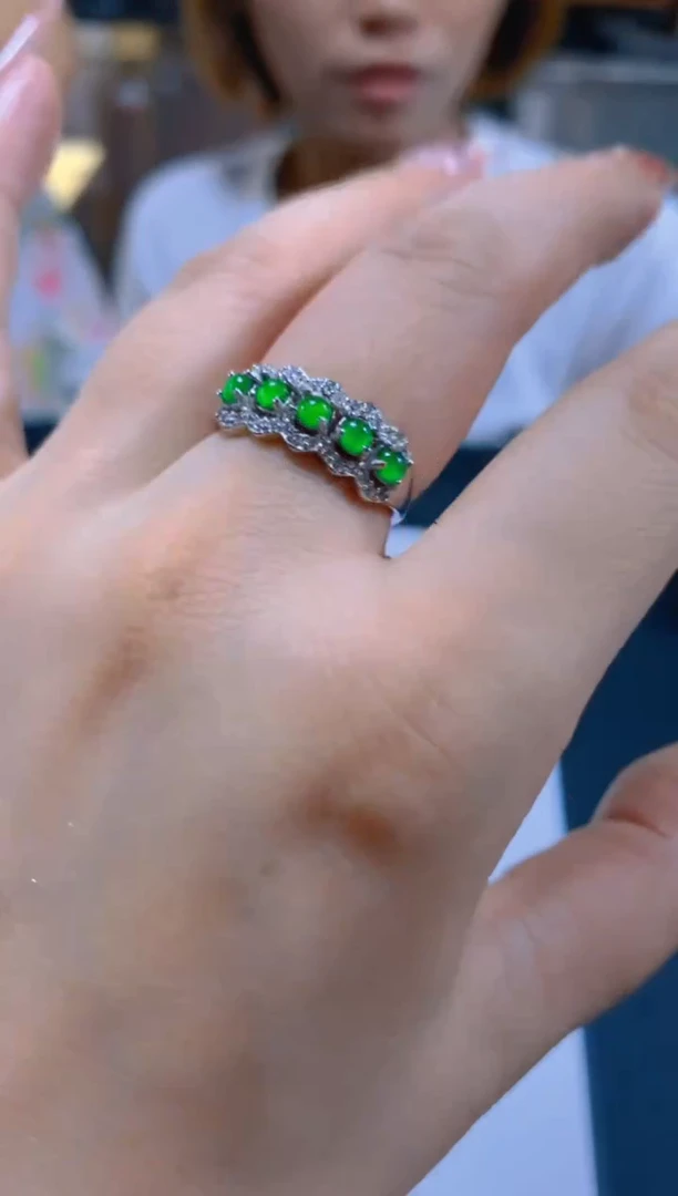 翡翠戒指未镶嵌多样性发一