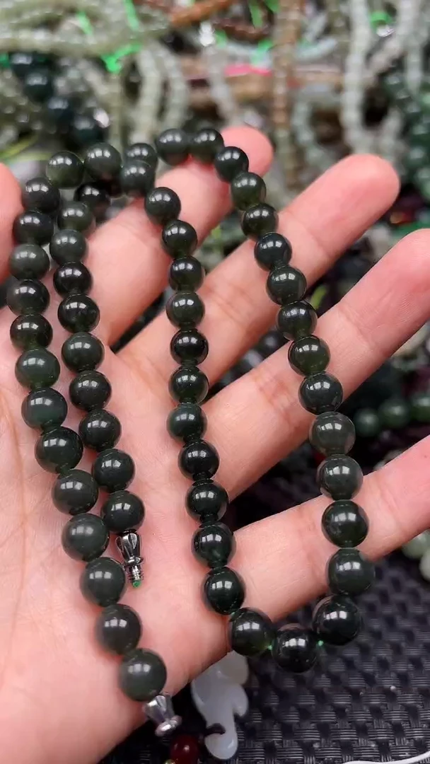 和田玉未镶嵌颈饰1