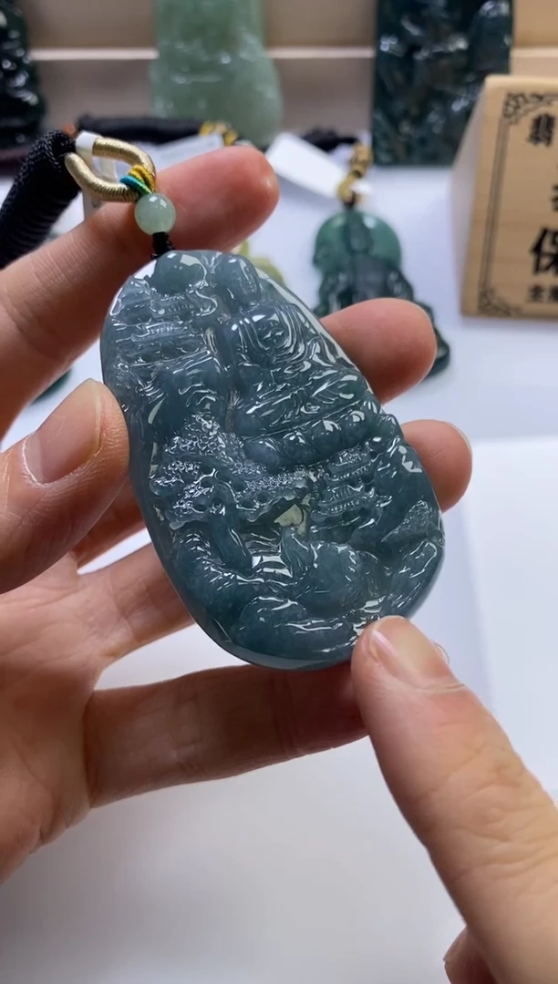 颈饰未镶嵌翡翠
