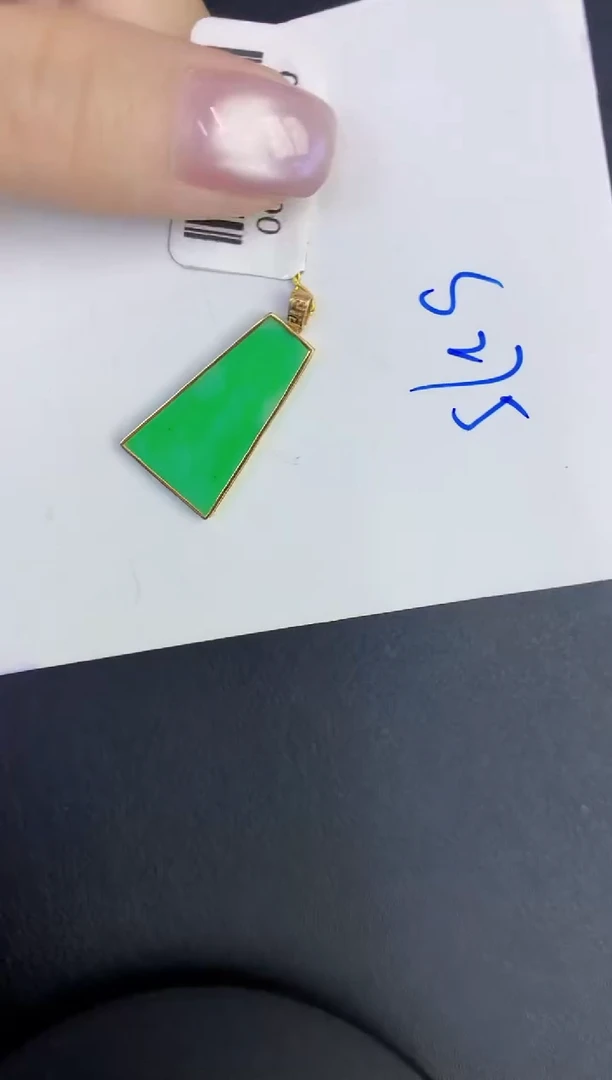 颈饰18K金镶嵌翡翠缅甸天然翡翠A货