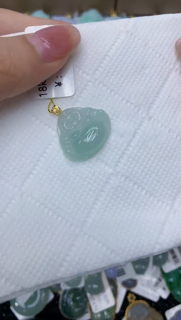 翡翠18K金镶嵌颈饰111111111
