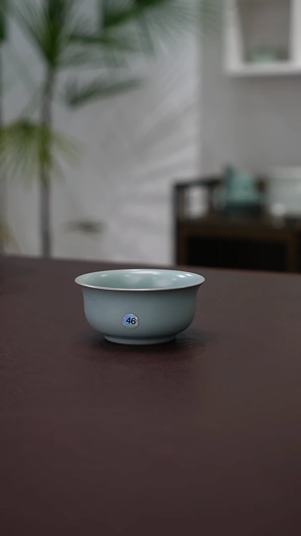 46号天蓝釉炉式杯微瑕体验价     洁