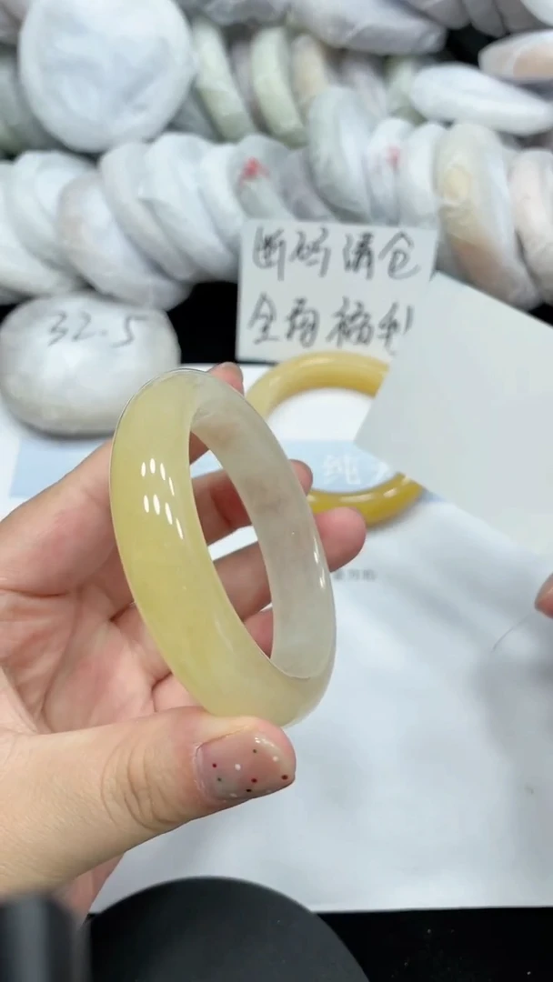 石英质玉手镯未镶嵌211