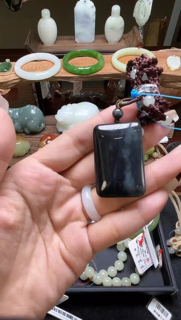 和田玉未镶嵌吊坠(不含链)毛毛矿青花 无事牌 9007677