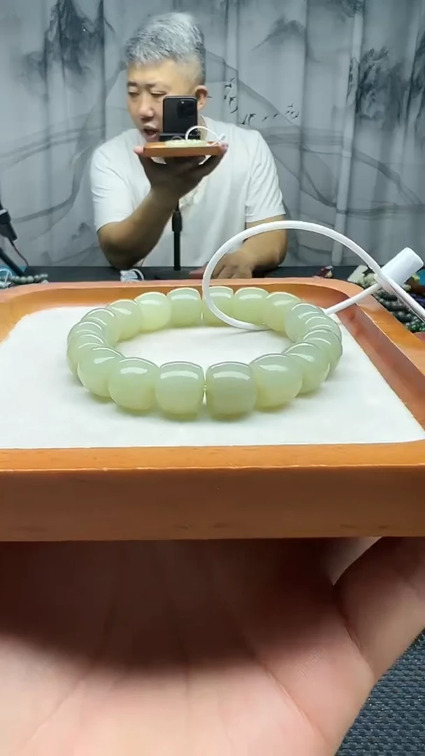 手串未镶嵌和田玉且末清白直切卡13纯天然拍一发一