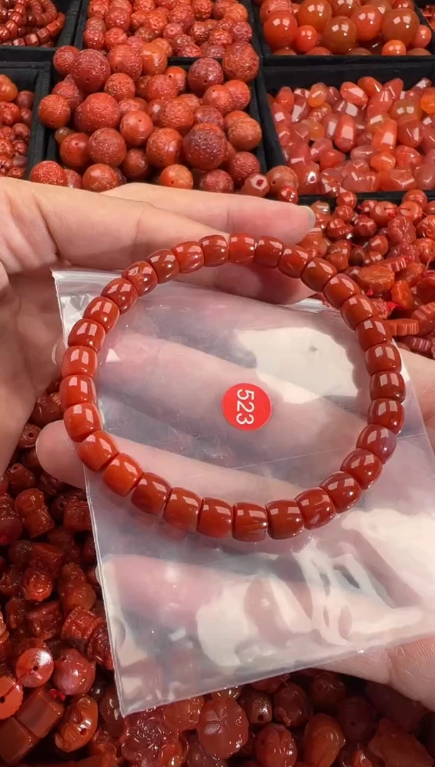 南红玛瑙未镶嵌颈饰1