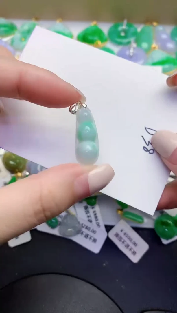 颈饰未镶嵌翡翠缅甸天然翡翠A货