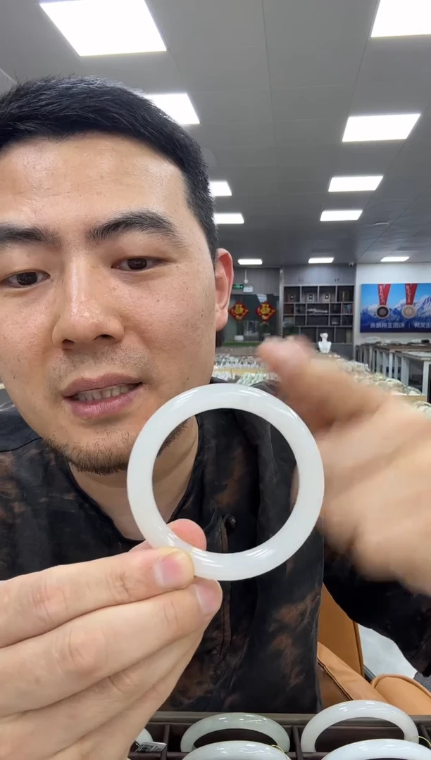 和田玉手镯未镶嵌55.5野牛沟799