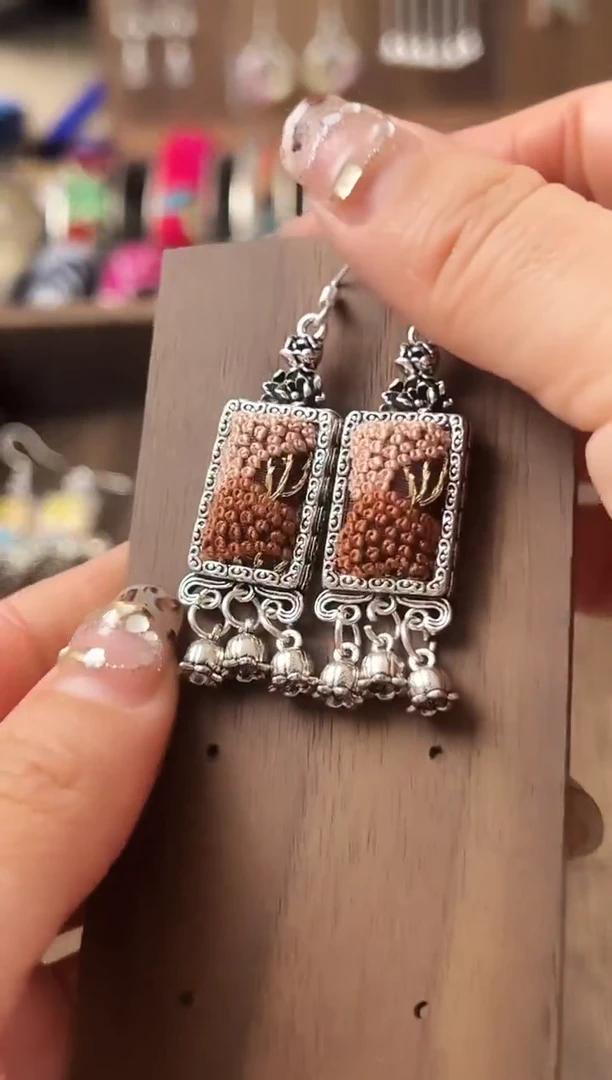 【闪购商品】织绣民族风老绣饰品074