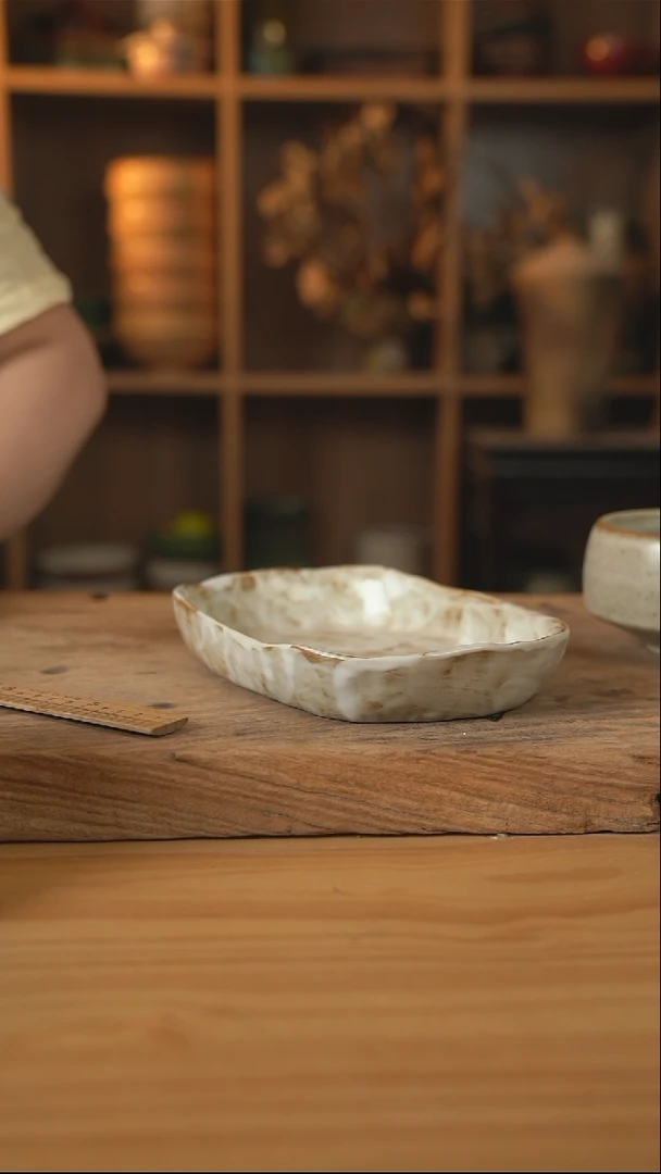 粉影系列的9英寸长方椭圆鱼盘