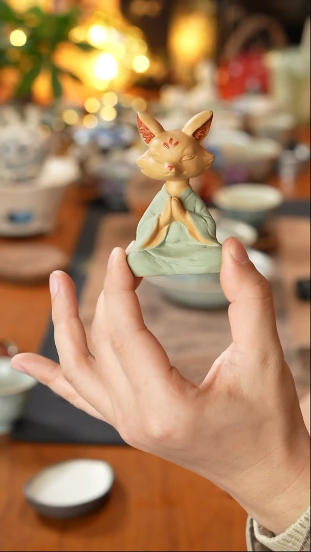 【闪购商品】宜兴紫砂原创设计黄金段泥狐狸茶宠可养