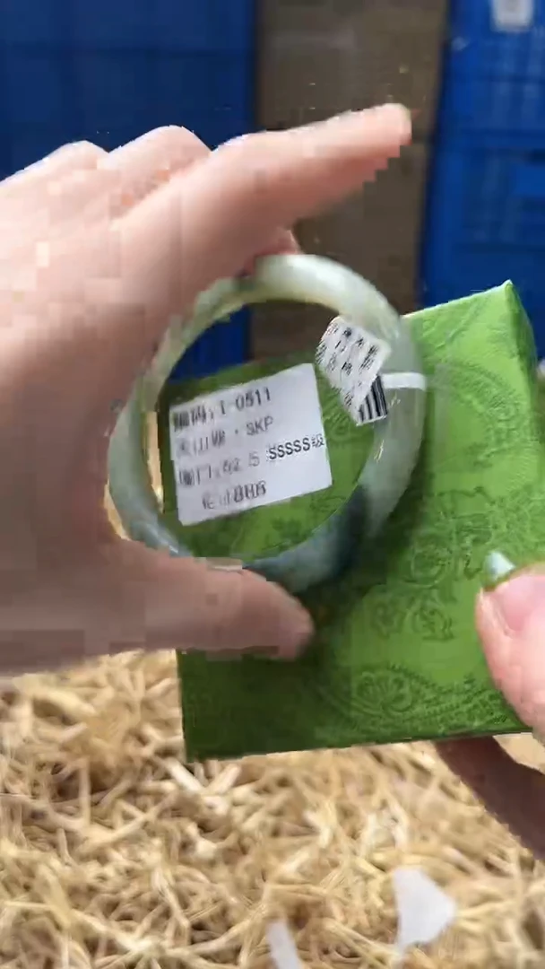 未镶嵌手镯石英质玉T0511