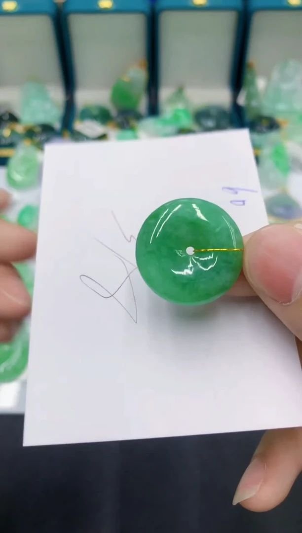 翡翠未镶嵌颈饰11111111111111111111