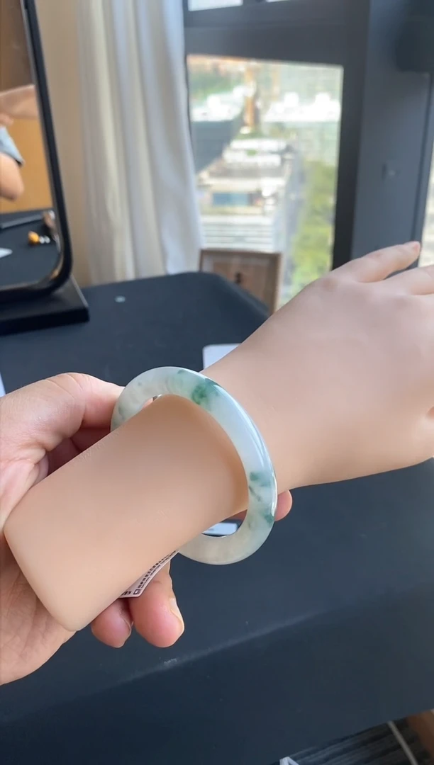 翡翠手镯未镶嵌29号53.3*9*9.1圆条