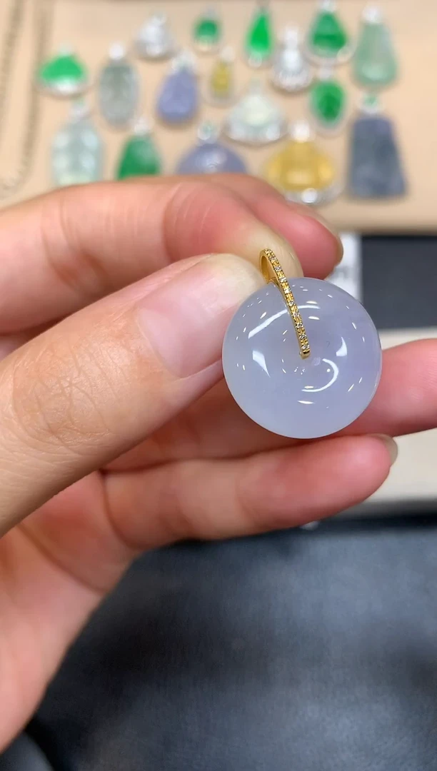 颈饰18K金镶嵌翡翠平安扣【无服务费