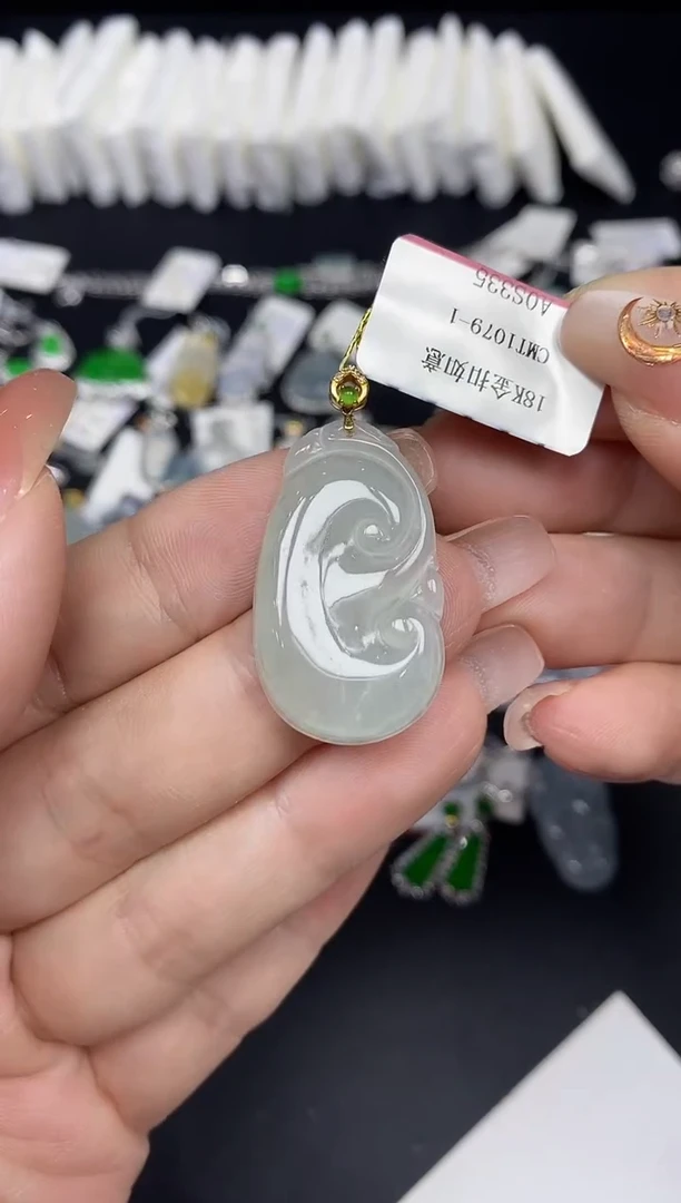 吊坠(不含链)18K金镶嵌翡翠如意18K金扣镶嵌@@CMT1079-1